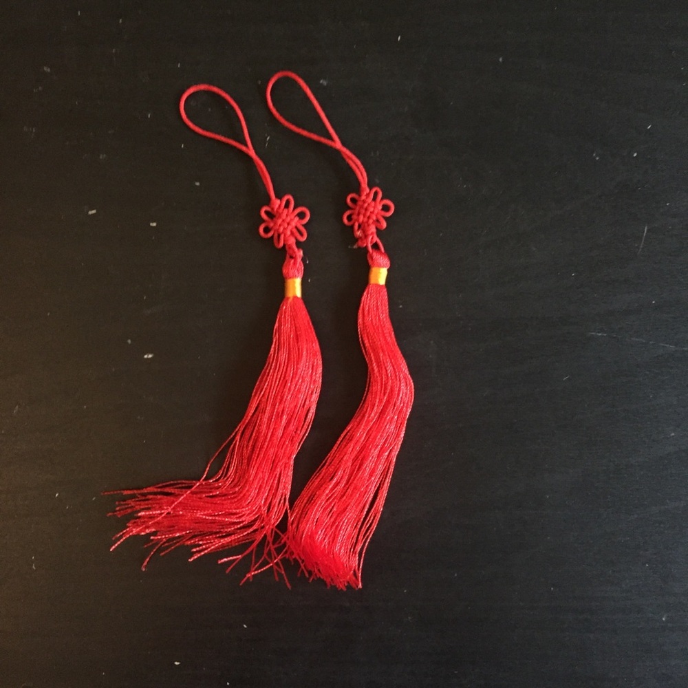 3/$20 ⚡️ Two small Chinese red rope decorations
